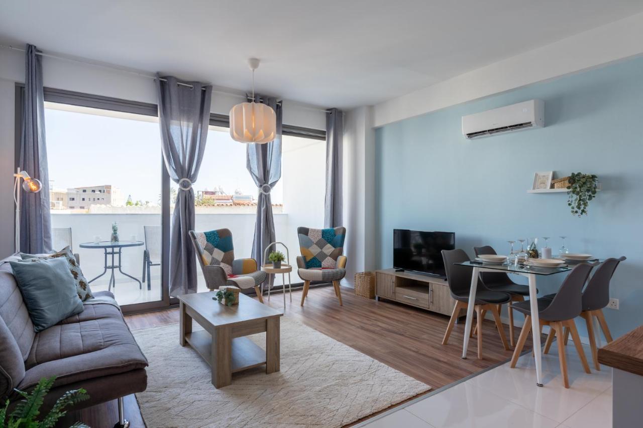 Livia Studio Apartment In Larnaca Buitenkant foto