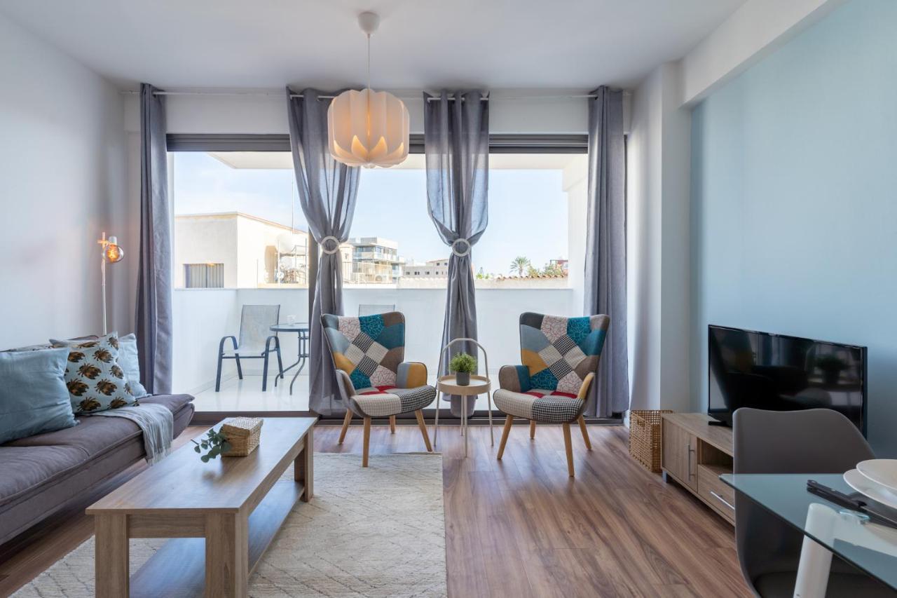 Livia Studio Apartment In Larnaca Buitenkant foto