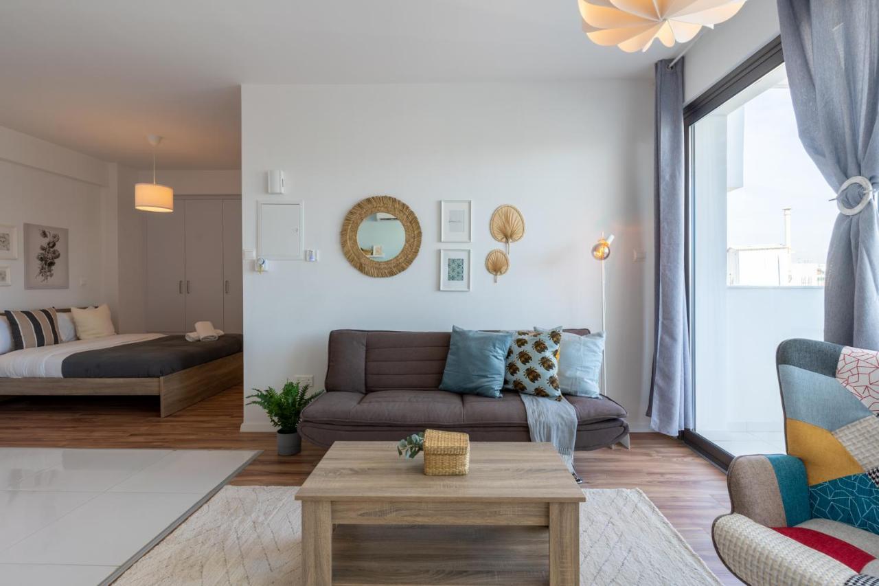Livia Studio Apartment In Larnaca Buitenkant foto